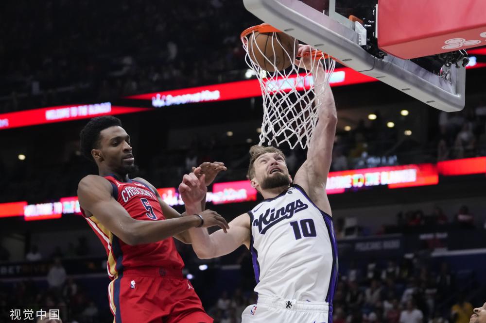 队医迅速入 队医迅速入