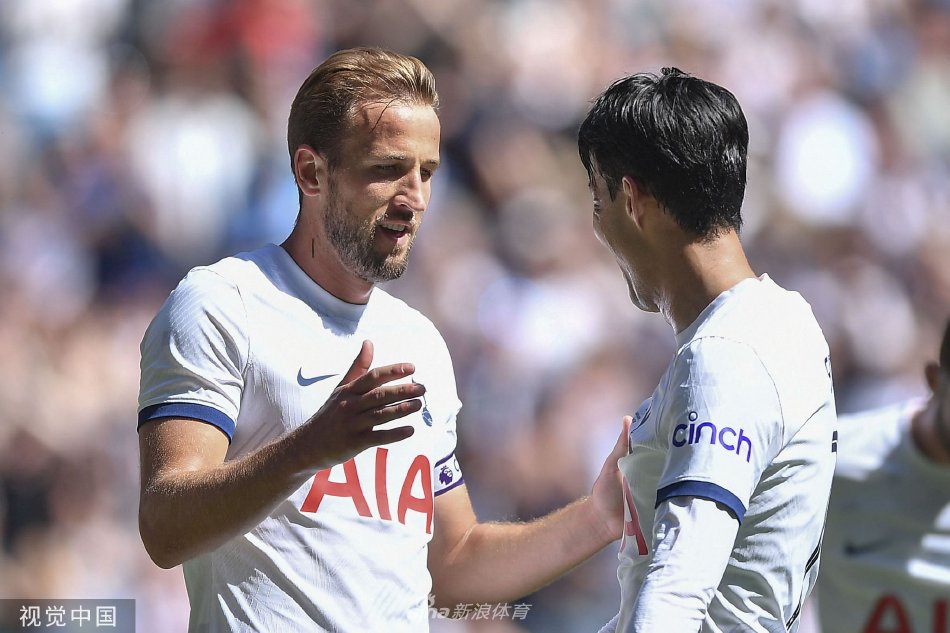 她都以谦逊 她都以谦逊