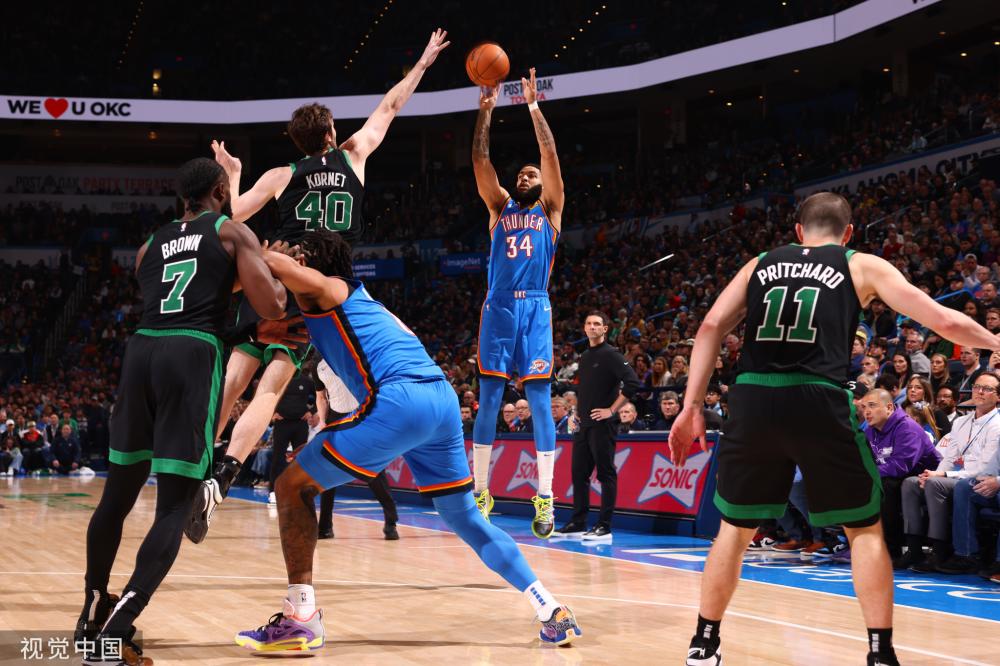 她的快速反 她的快速反